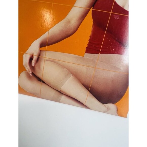 NEW VASSARETTE BODY CURVES CAPRI SHAPER MEDIUM NUDE 4670 W/LYCRA MADE IN USA - Picture 4 of 9